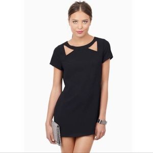 ° Tobi Black Shift Dress °